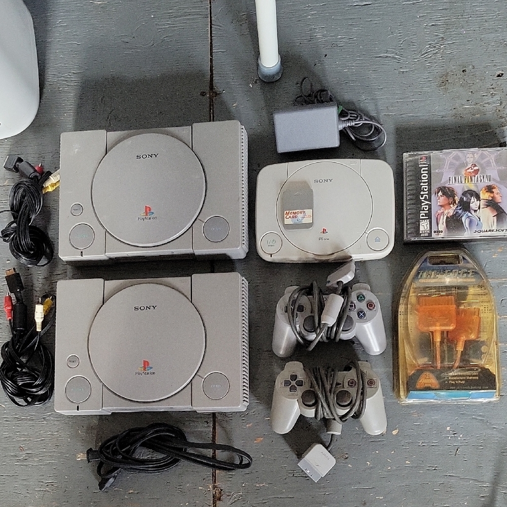 ULITAMATE Sony PlayStation One  Bundle- Gray